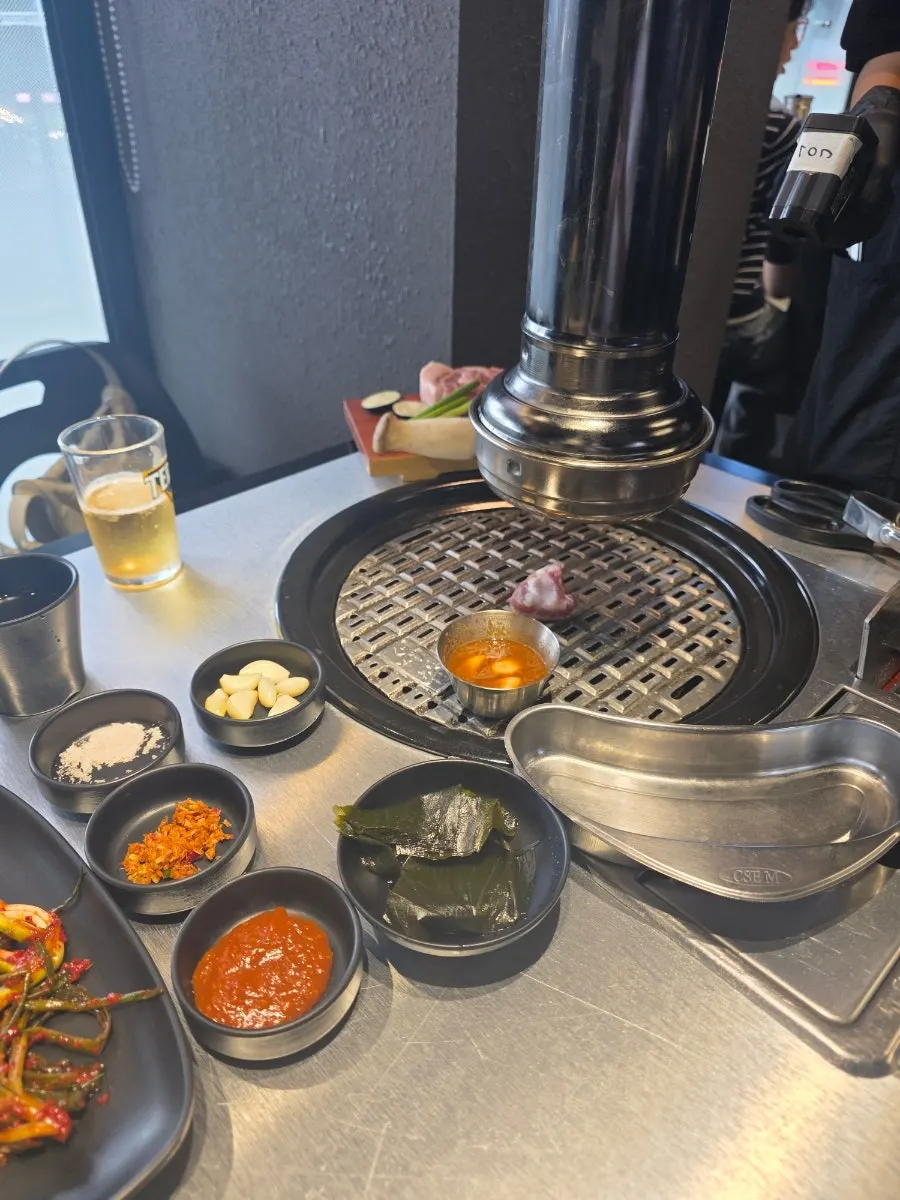 Table with garlic and side dishes