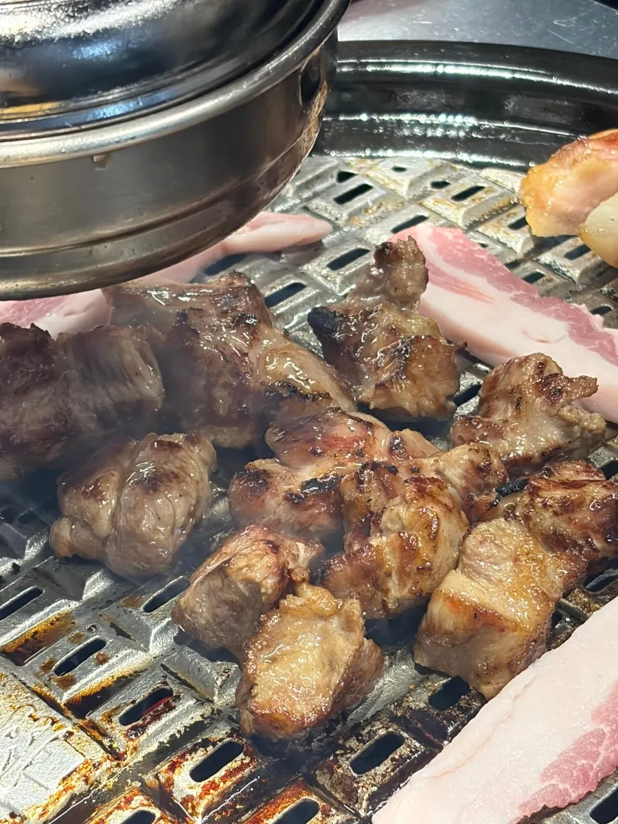 食事を終えたYukjjipのテーブル
