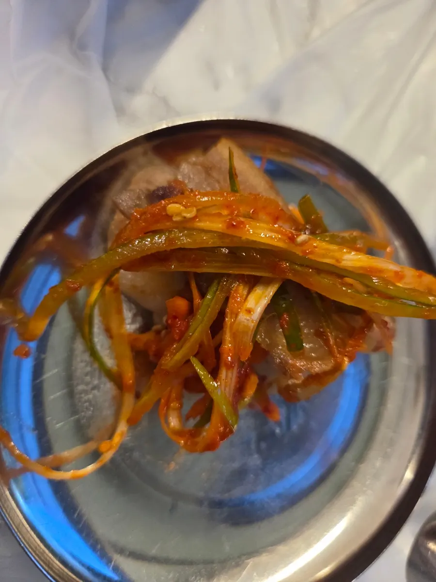 공기밥과 함께 먹는 냉삼 한 상
