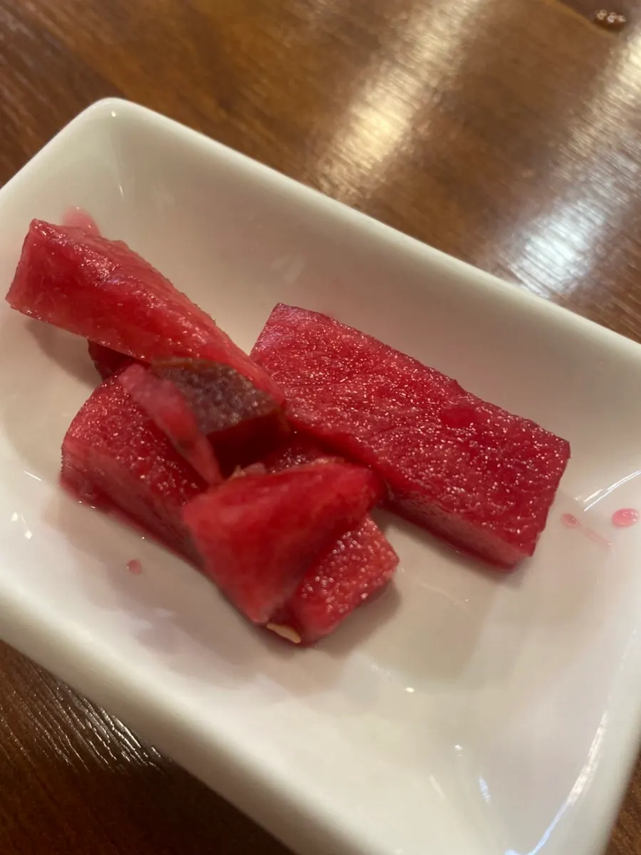 테이블에 세팅된 녹차