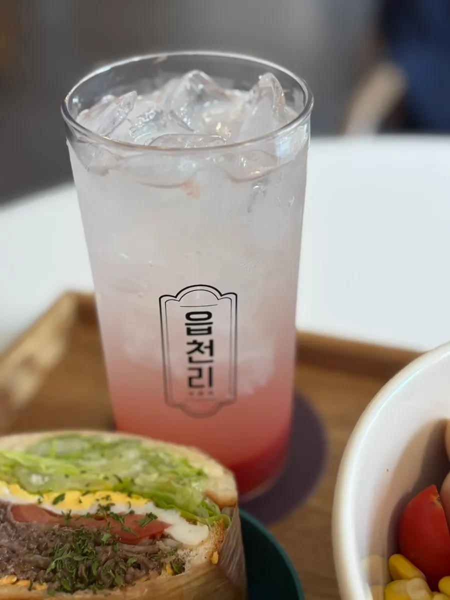Grapefruit ade ordered alongside the bulgogi sandwich