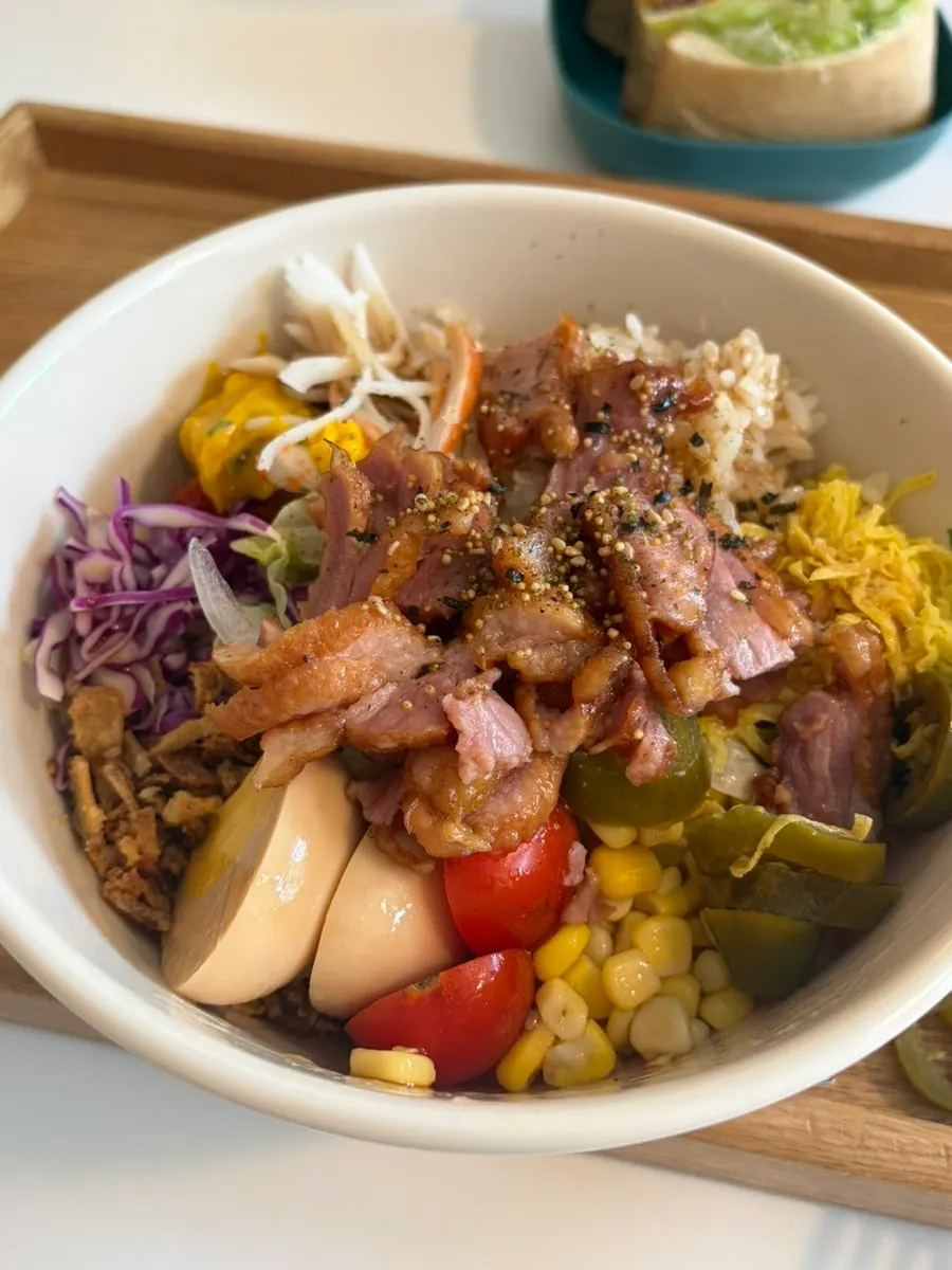 Hori smoked poke salad with fresh vegetables