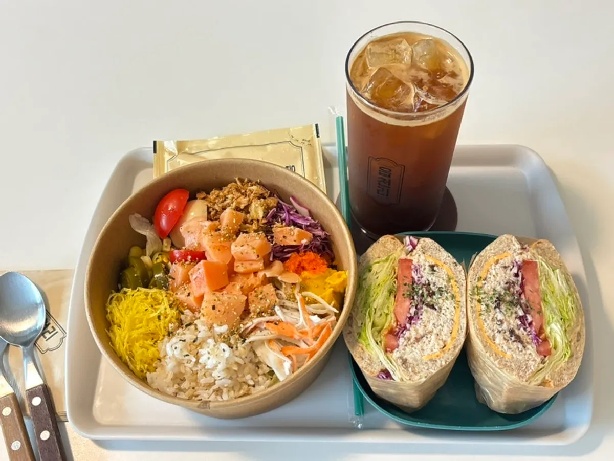 Signature photo of poke and sandwich at Eopcheonri382 Chungbuk National University Branch
