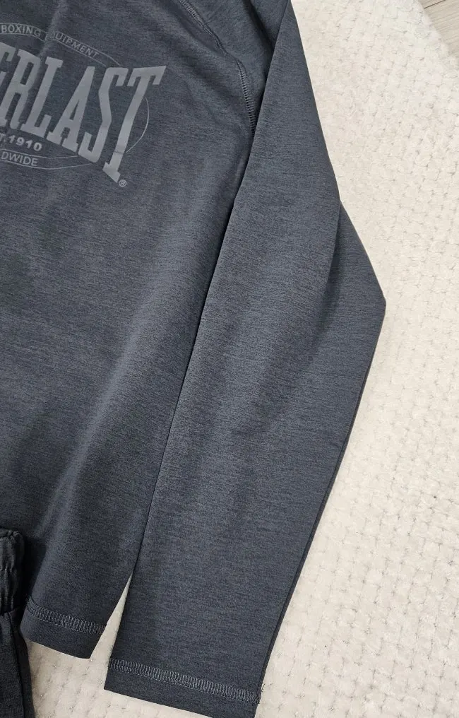 Everlast women’s tracksuit fabric detail