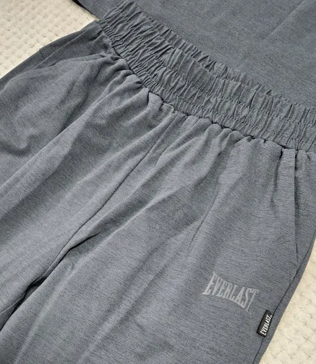 Everlast tracksuit with an understated design