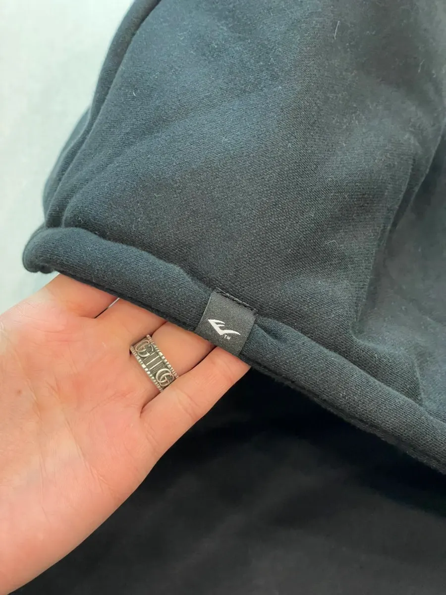 Hoodie sleeve and hem details