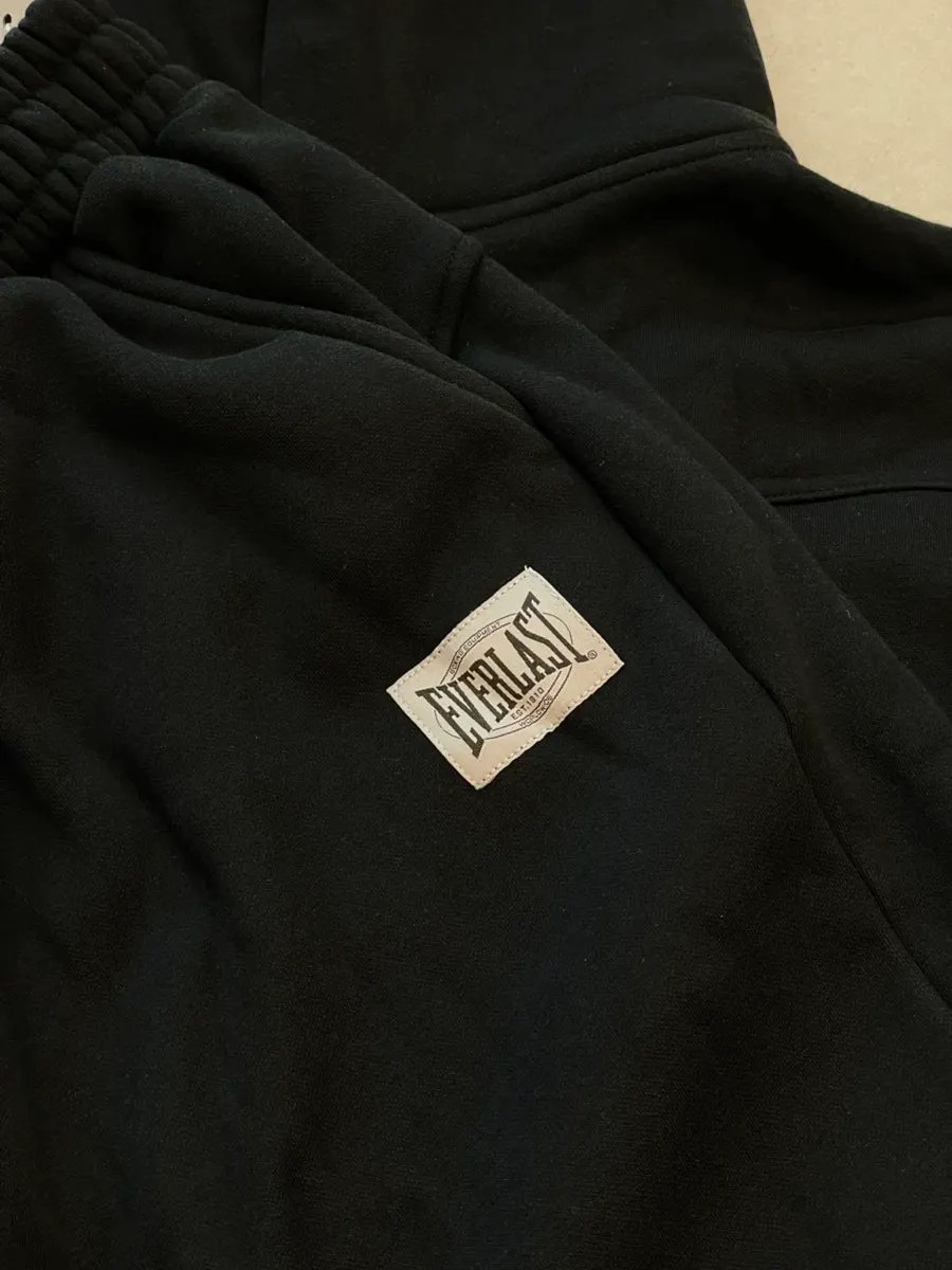 Small logo detail around the pocket