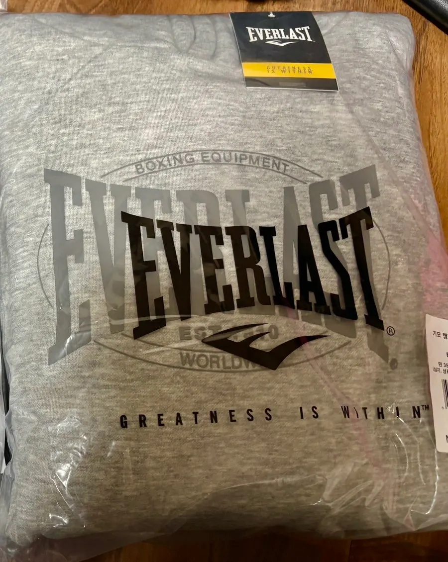 Fleece-lined hoodie with logo