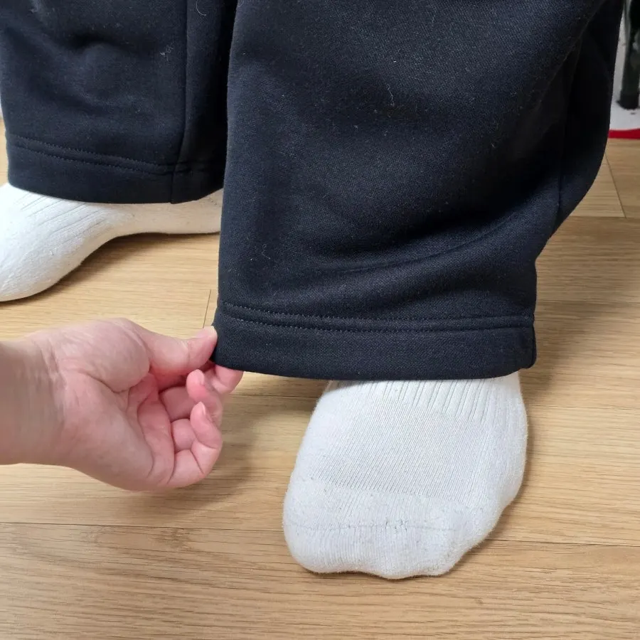 Thick fleece fabric detail