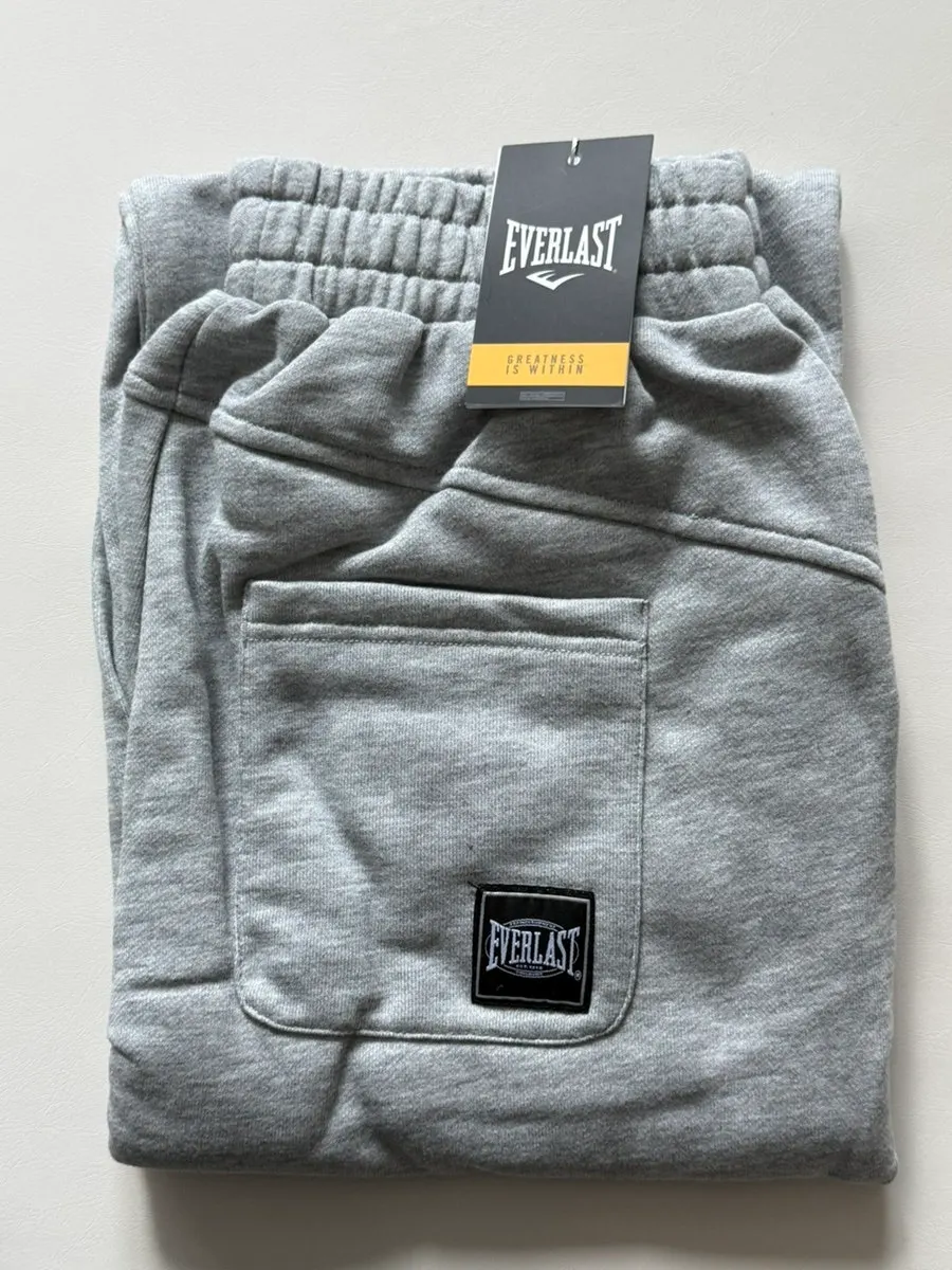 Everlast tracksuit chosen for weekends