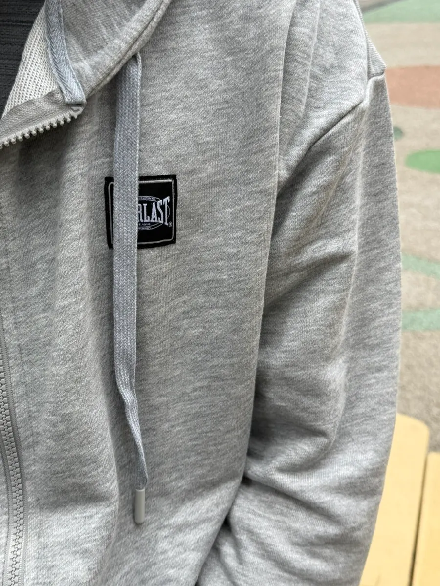 The Everlast size L set worn by the reviewer’s husband