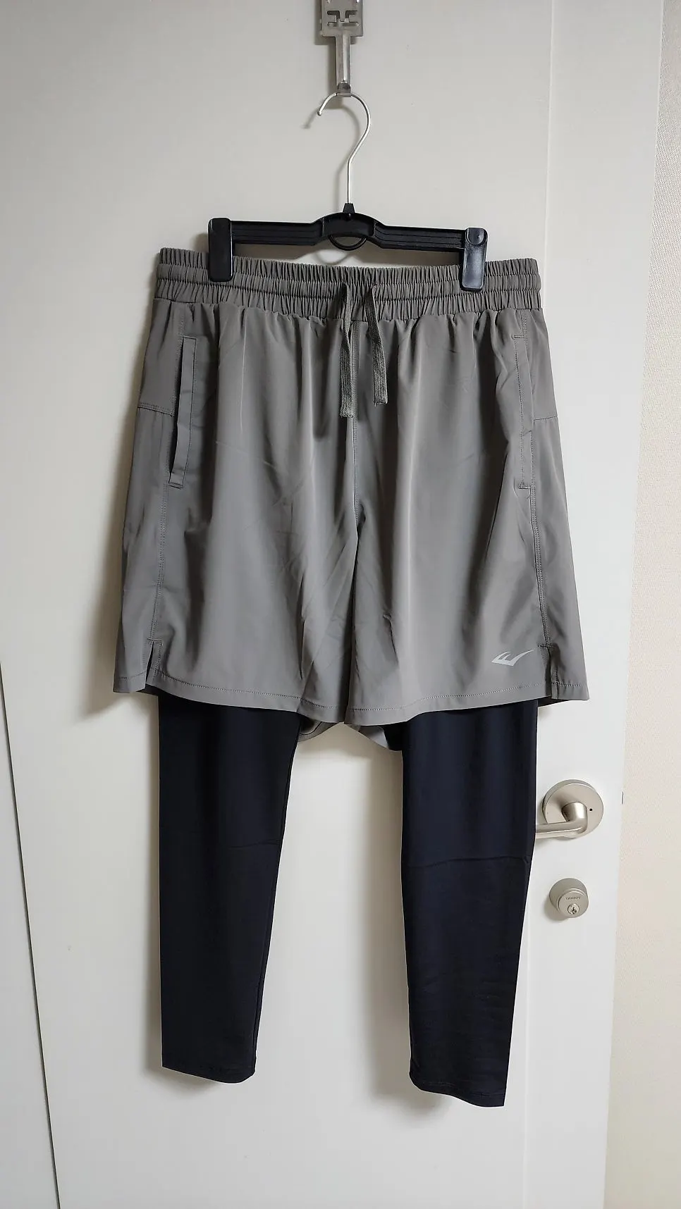 Everlast running wear set worn