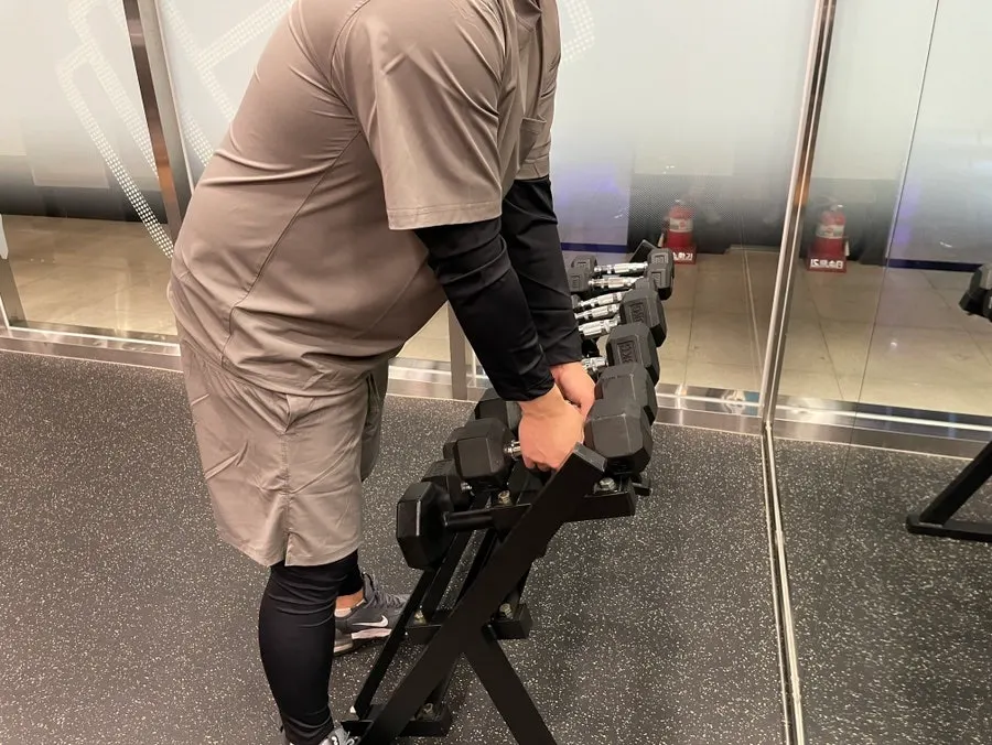 Everlast running clothes chosen in khaki gray