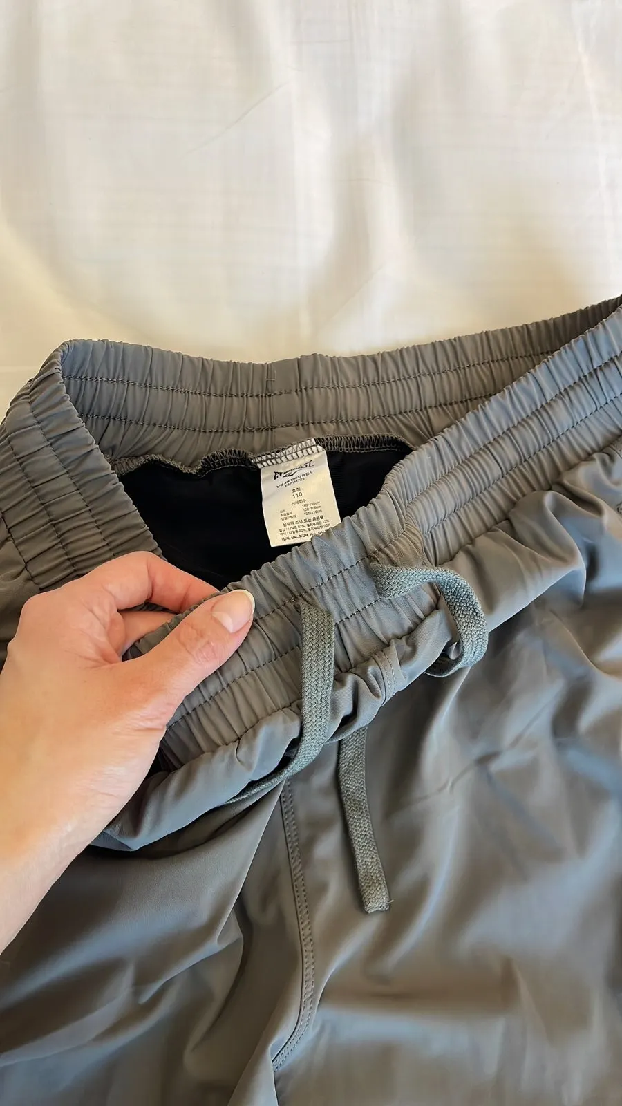 Shorts leggings with pockets for carrying belongings