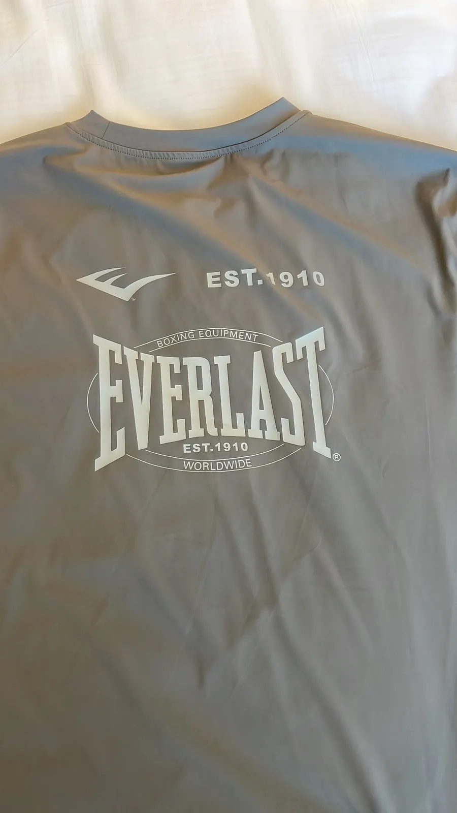 Everlast workout clothes prepared for running together