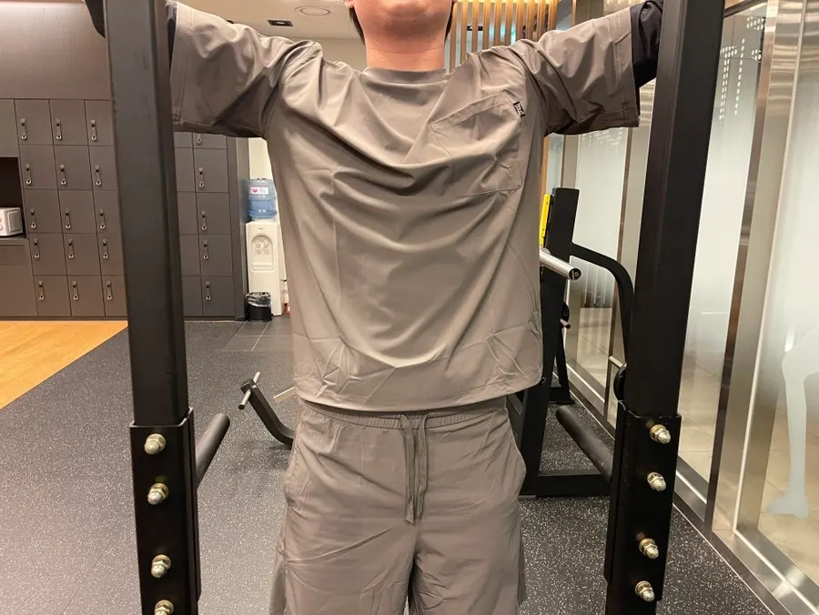 Khaki gray workout clothes intended for regular running