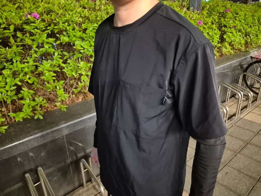 Running T-shirt with connected short and long sleeves