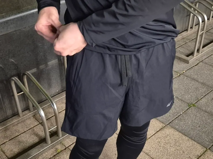 Fabric detail of the Everlast Running Crew Set