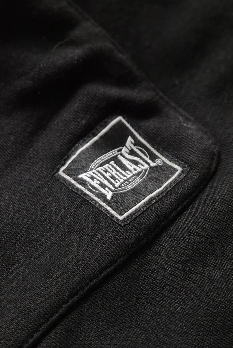 Everlast training wear design with a subtle logo