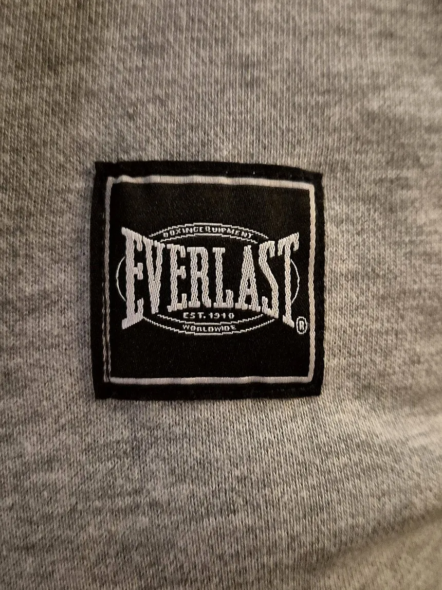 Everlast training wear with a suitably polished fit