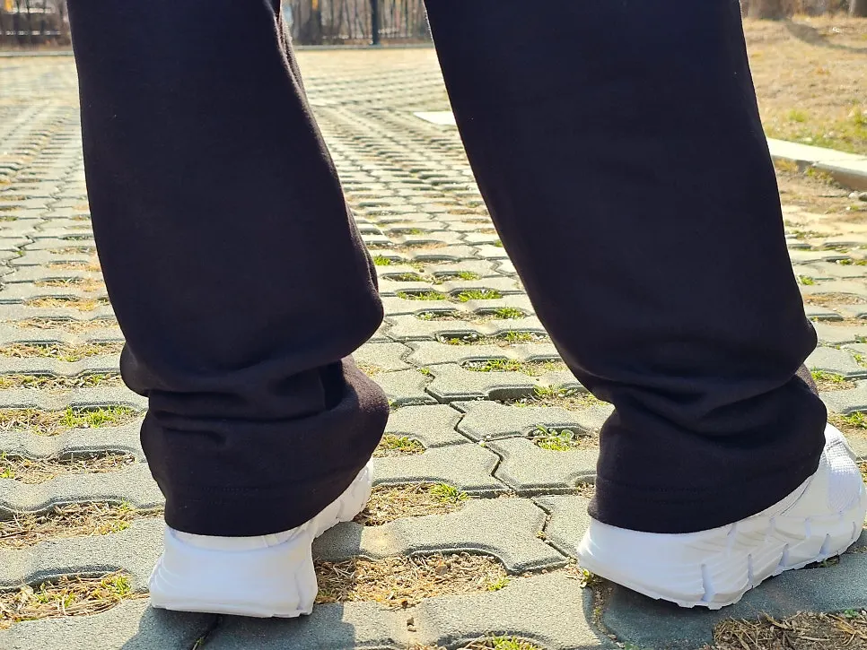 Design and details of the Everlast hood zip-up