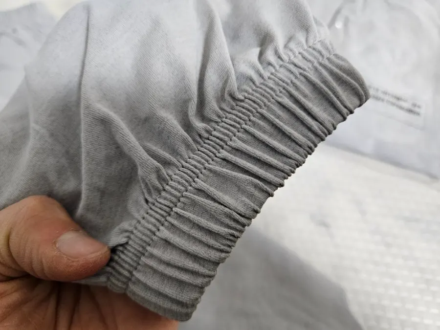 Elastic waistband on Everlast jogger pants
