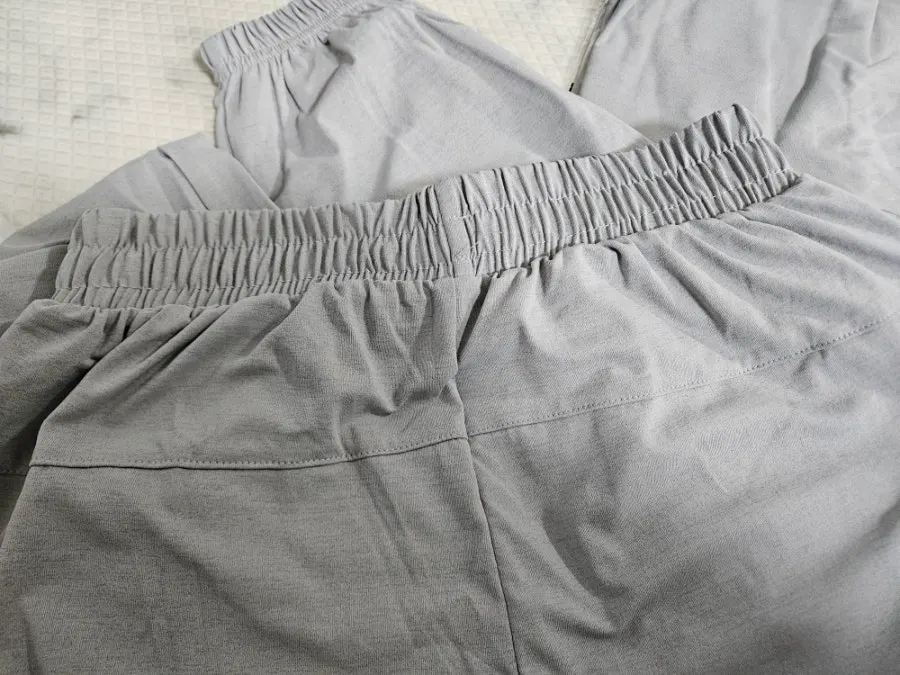 Fit and details of Everlast jogger pants