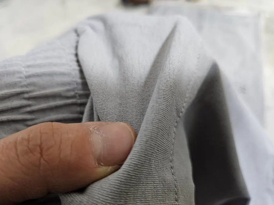 Gathered jogger-pants waist when worn