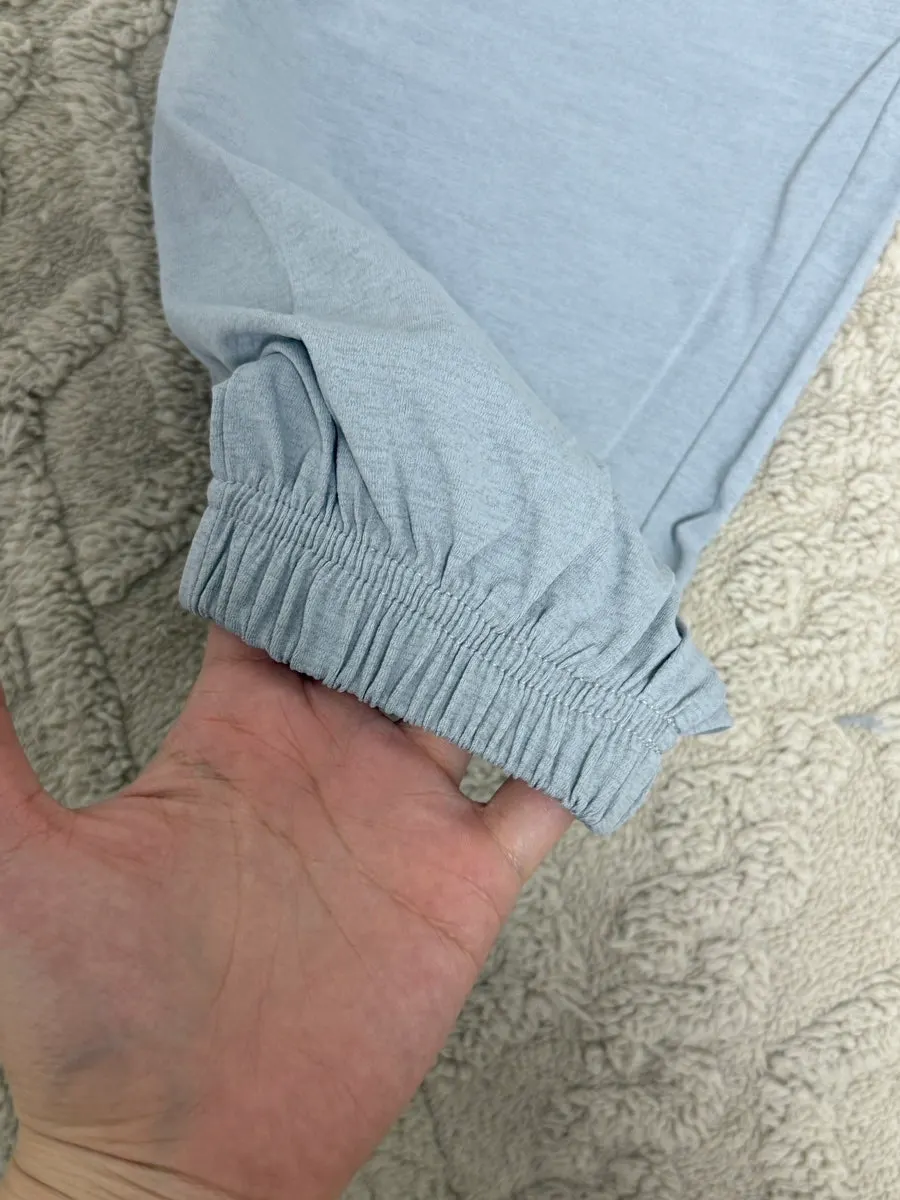 Everlast one-mile-wear material and finishing details