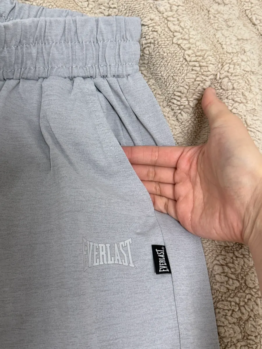 Everlast jogger pants waistband and pocket-area details