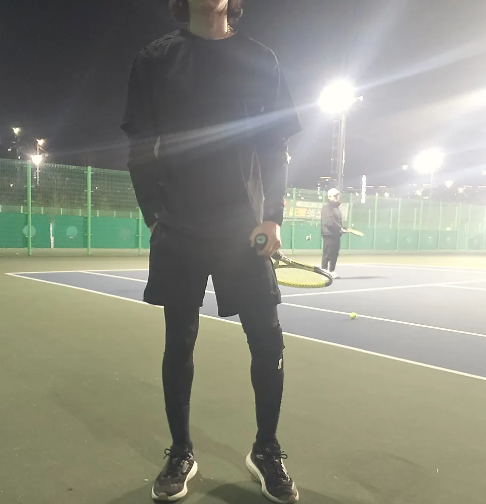 야외 운동용 에버라스트 러닝웨어 착용 모습