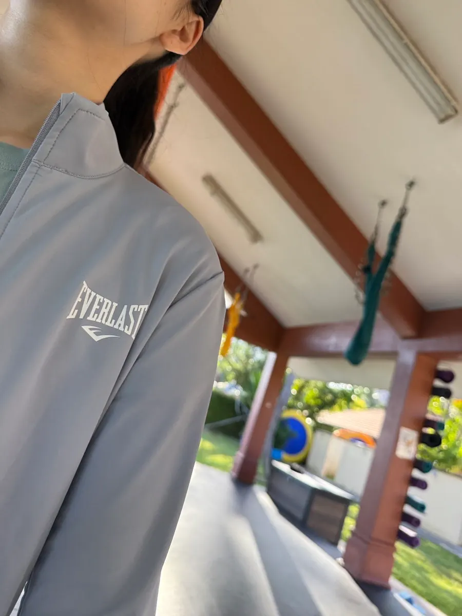 Everlast Running Crew Set worn together