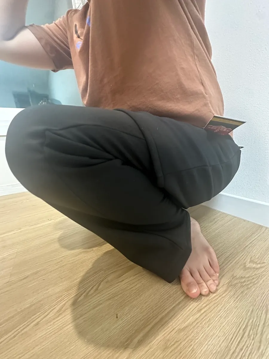 에버라스트 여성 기모 치마바지 착용 모습