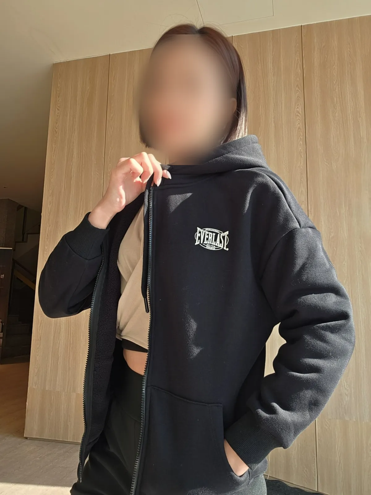 Everlastのフリースパーカージップアップとストレートパンツのセット