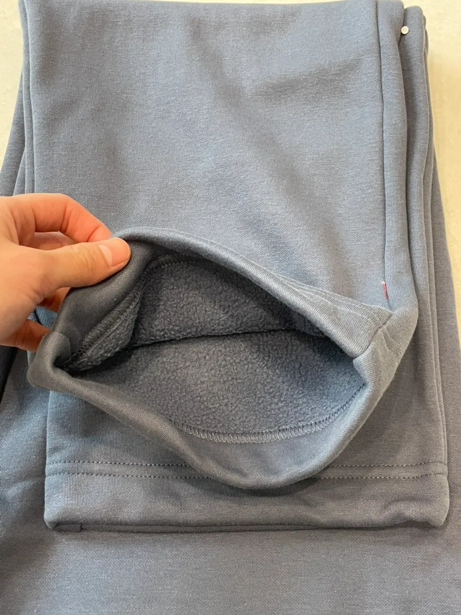Straight-leg pants with fleece lining