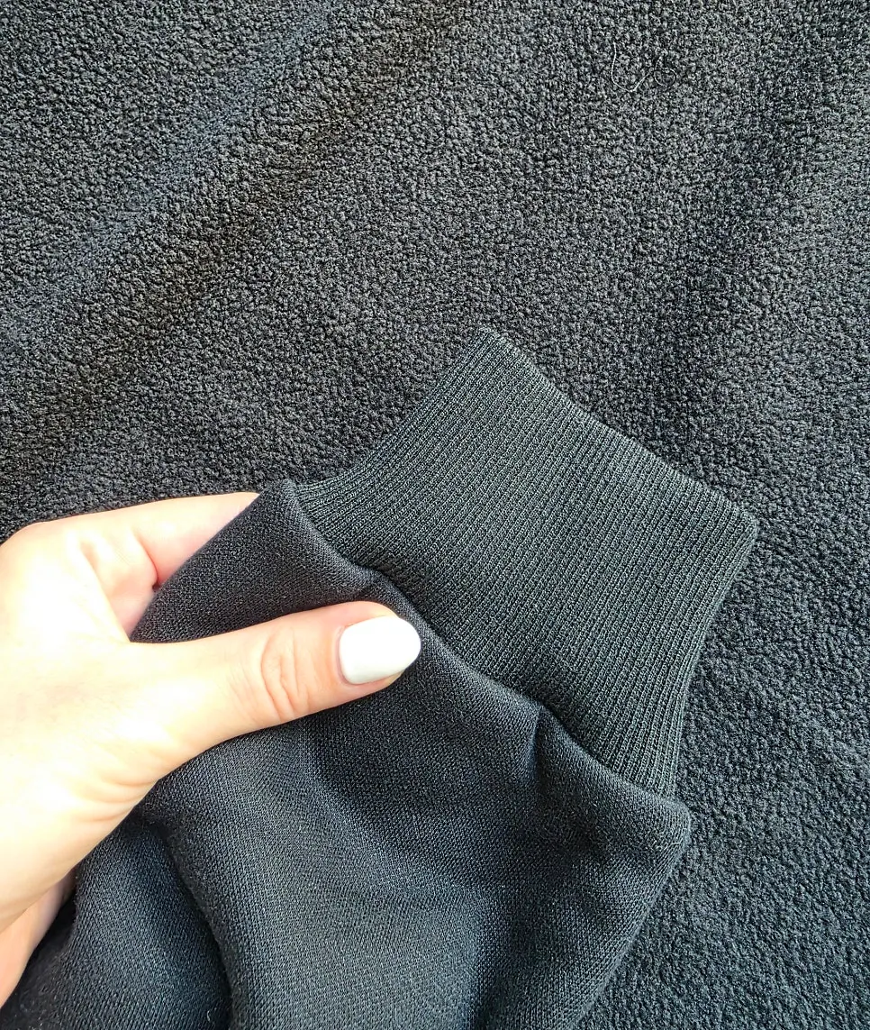 Soft fleece lining and ribbed cuffs