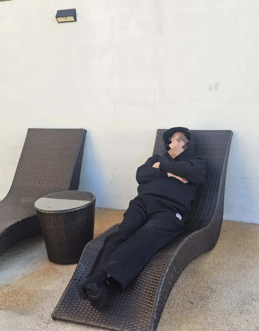 Wearing straight-fit fleece training pants