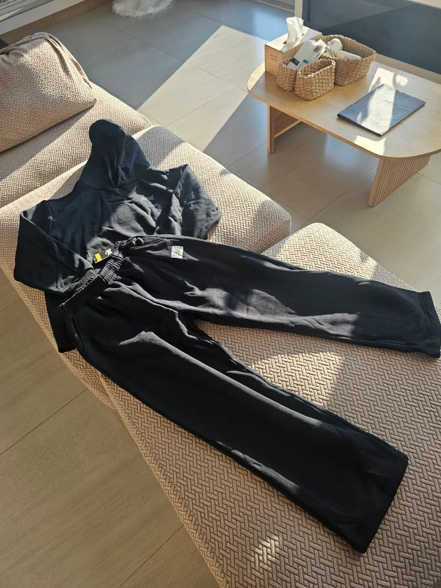 Winter outfit with hoodie and pants set