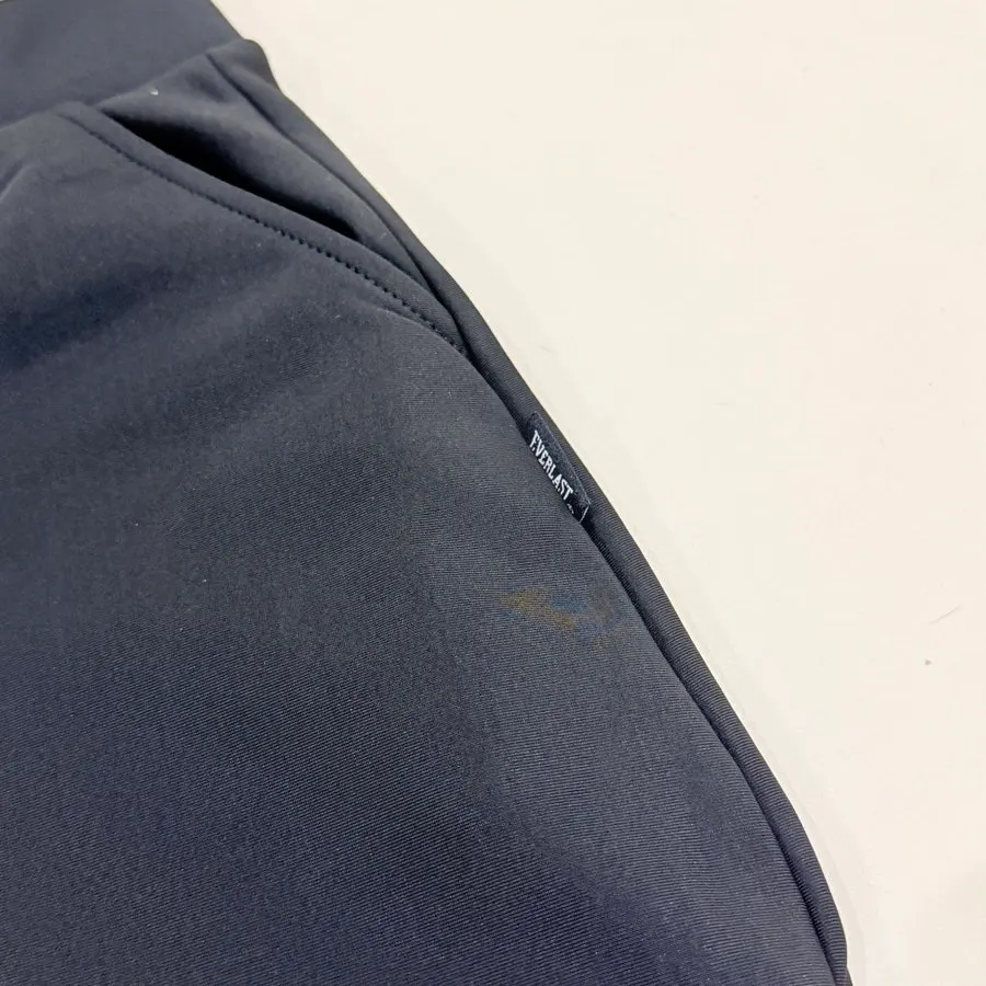 Skirt pants with an elastic waistband worn