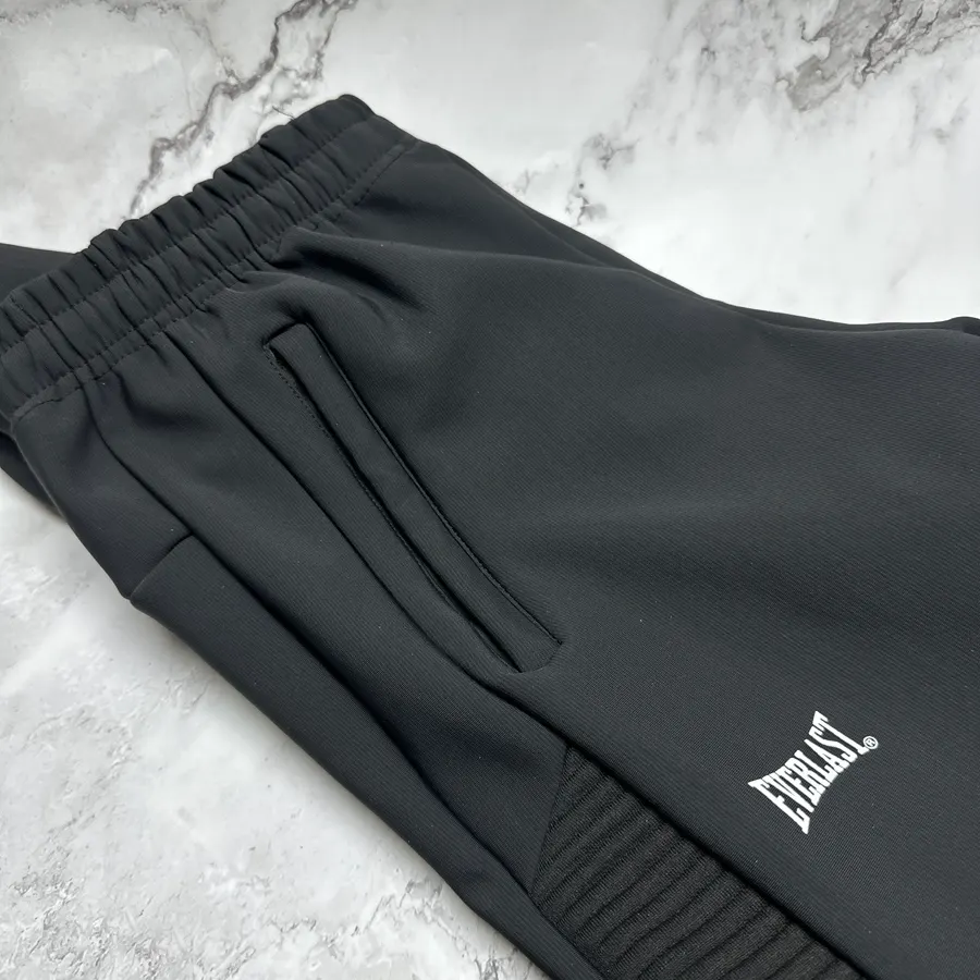Winter pants with a fleece-brushed lining