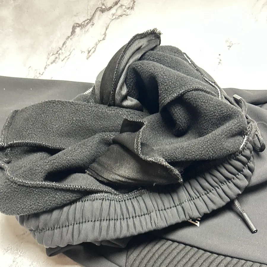 Pants with quilted fabric and panel seams
