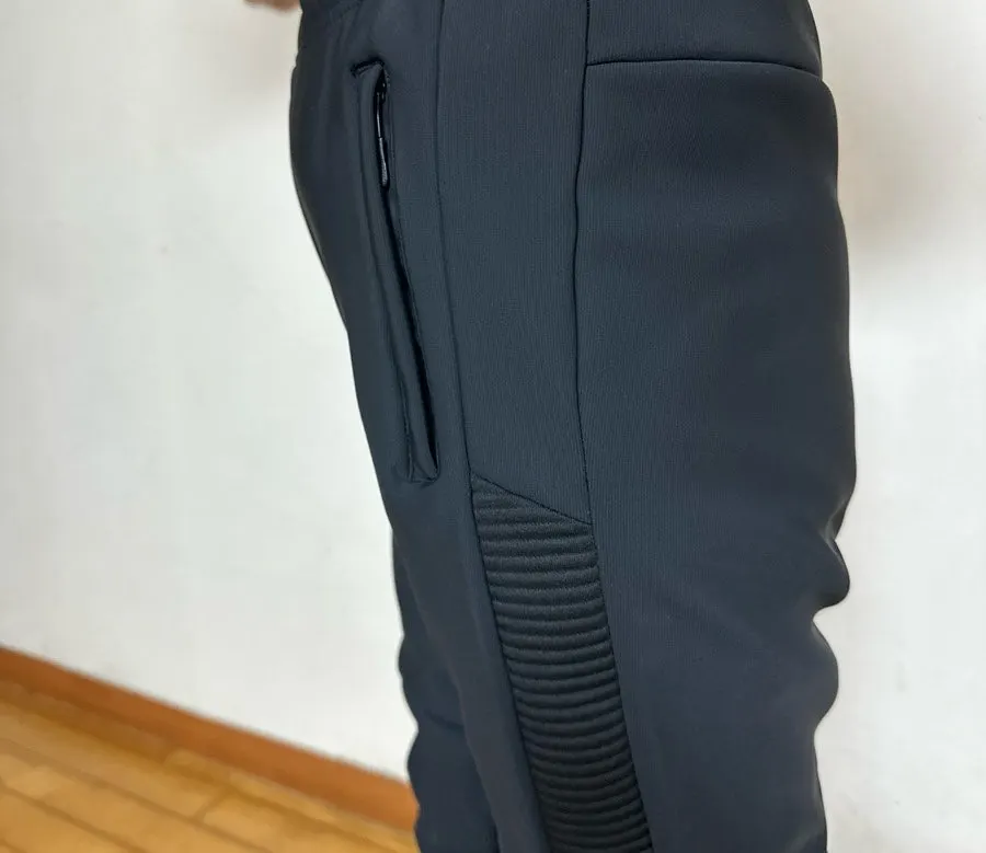 Fleece-lined pants with a relaxed drape