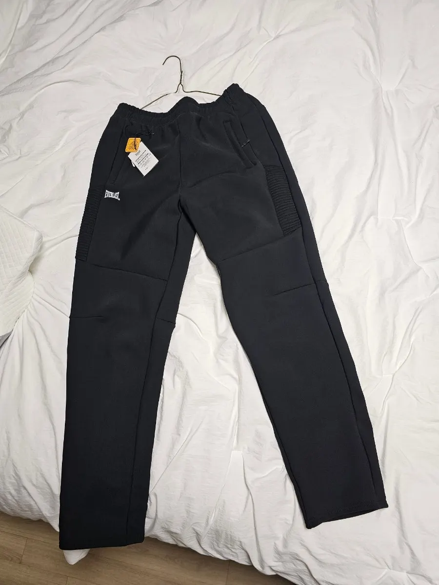 Fit detail of winter workwear pants