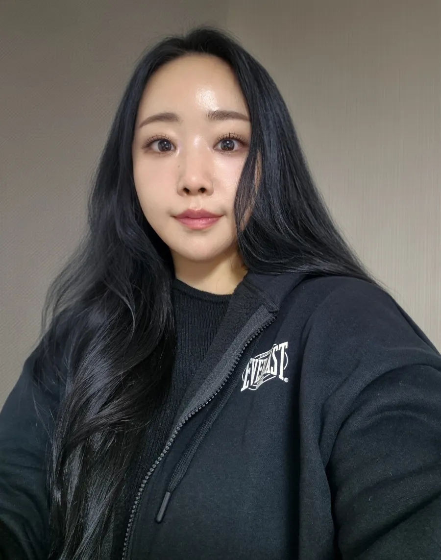 Woman wearing a fleece tracksuit
