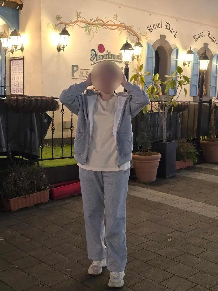 Women's fleece tracksuit size fit worn