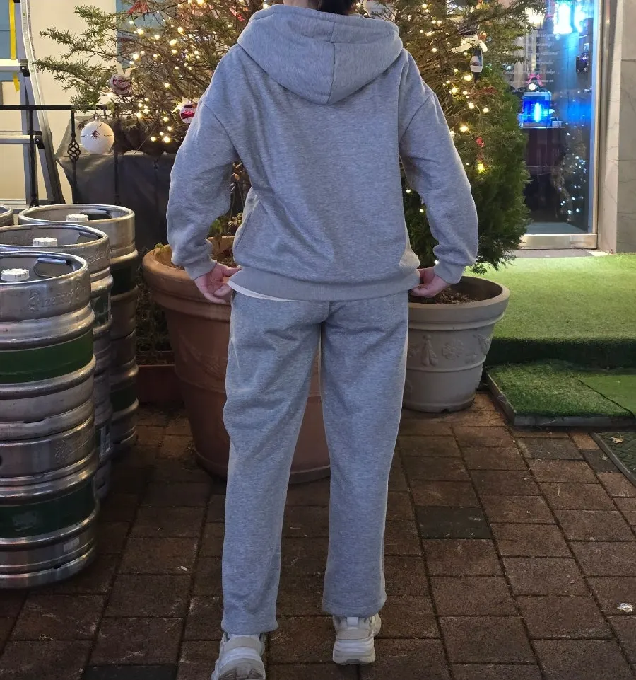 Straight-fit tracksuit pants with an elasticated waistband