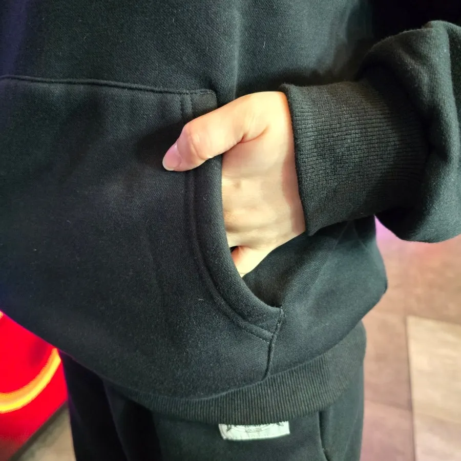 Hoodie wrist ribbing detail