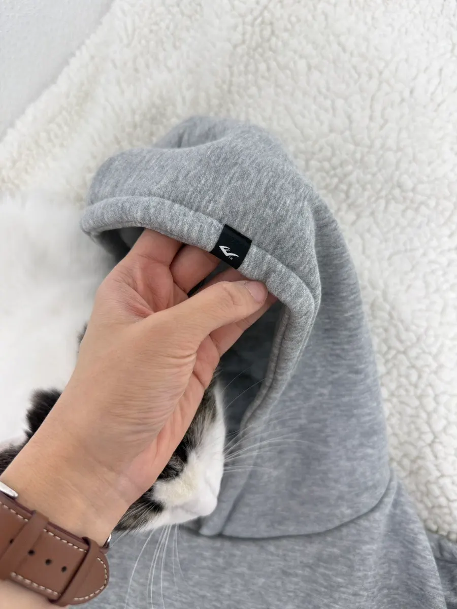 Bartack-finished hoodie pocket opening