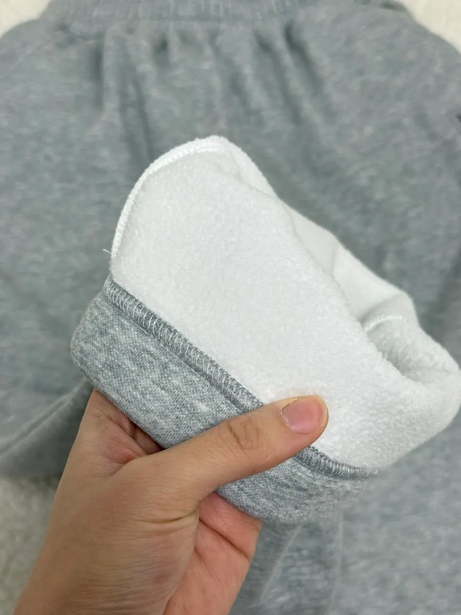Thick fabric with a fleece-brushed lining