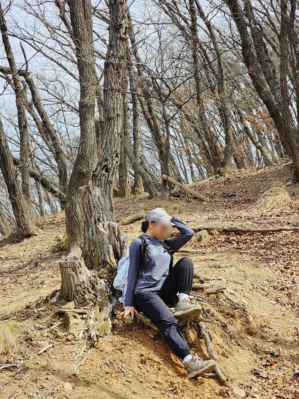 Everlast activewear worn while hiking Cheonmasan
